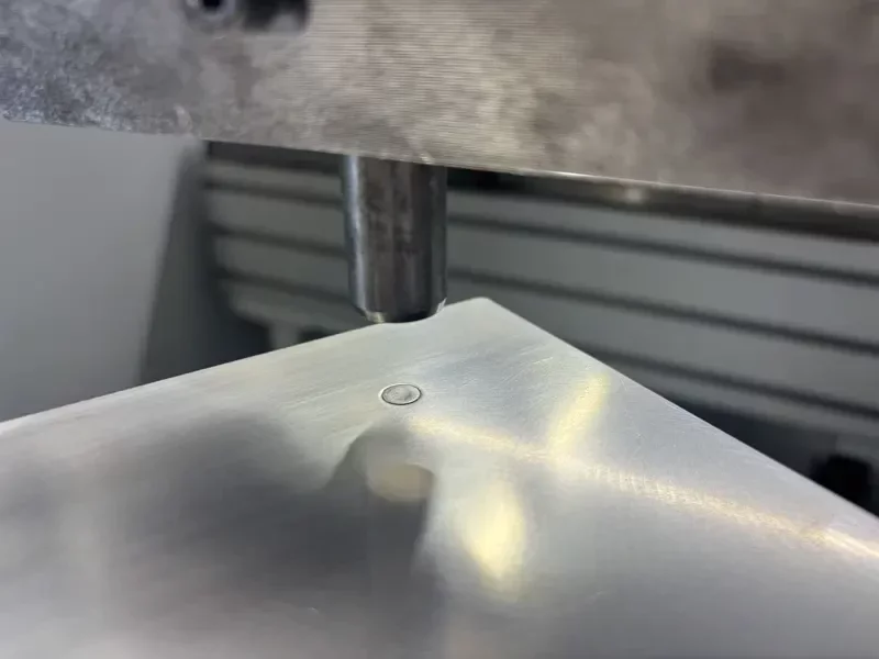 einpressmutter-blechgehaeuse-montagefertig