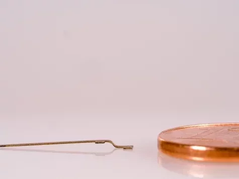 mikrobiegen-kupferkontakt-makroaufnahme